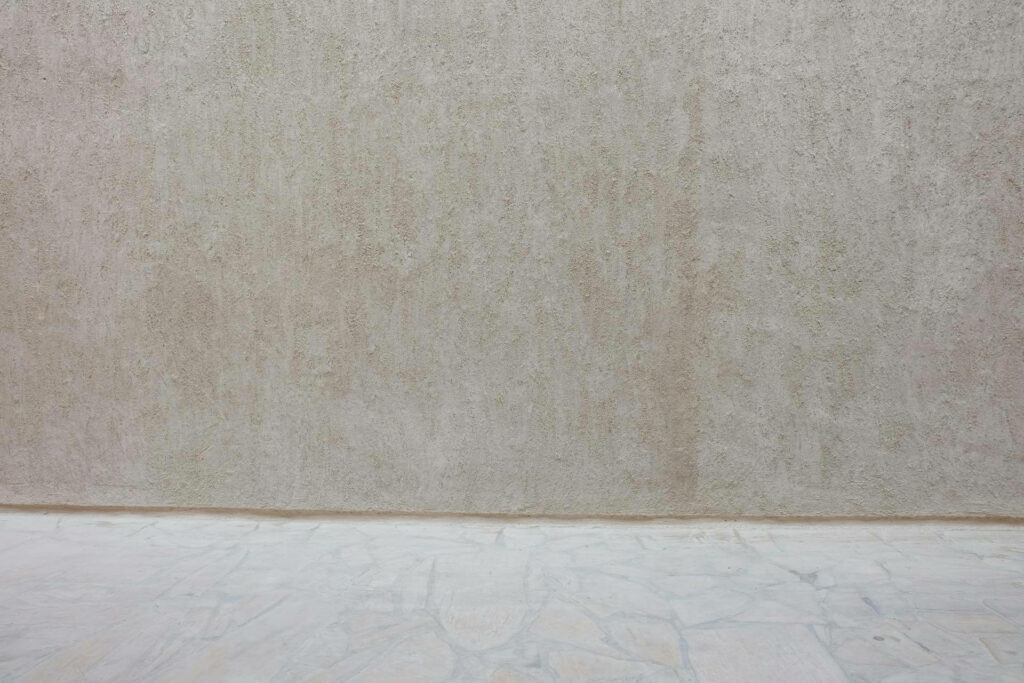 Behandla betonggolv effektivt med Paybacks betongrengöringsmedel för långvarigt skydd och estetik.